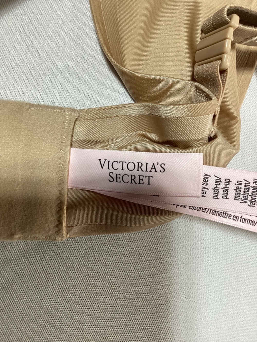 Victoria's Secret Very Sexy Push-Up Bra Nude - Picture 4 of 11
